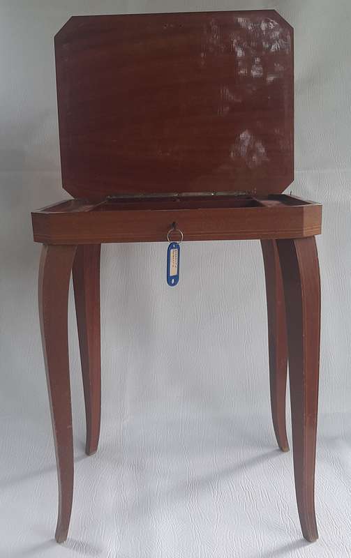 VINTAGE SORRENTO MARQUETRY MUSIC BOX TABLE - RARE & FULLY FUNCTIONAL!!!