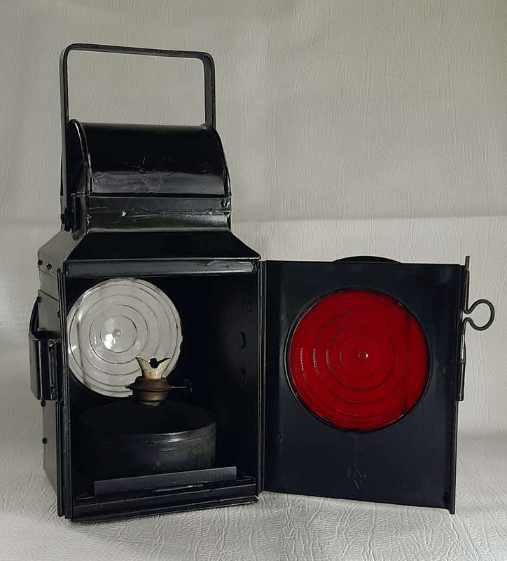 RARE & LARGE SOUTH AFRICAN RAILWAYS OIL SIGNAL LAMP - EARLY TO MID-20TH CENTURY