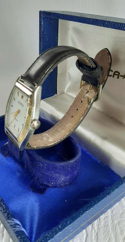 VINTAGE ARAMIS WRISTWATCH - TIMELESS ELEGANCE & COLLECTIBLE APPEAL