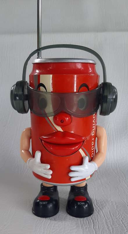 COOLCOOL MOVING RADIO - VINTAGE NOVELTY SODA CAN RADIO - 16CM TALL