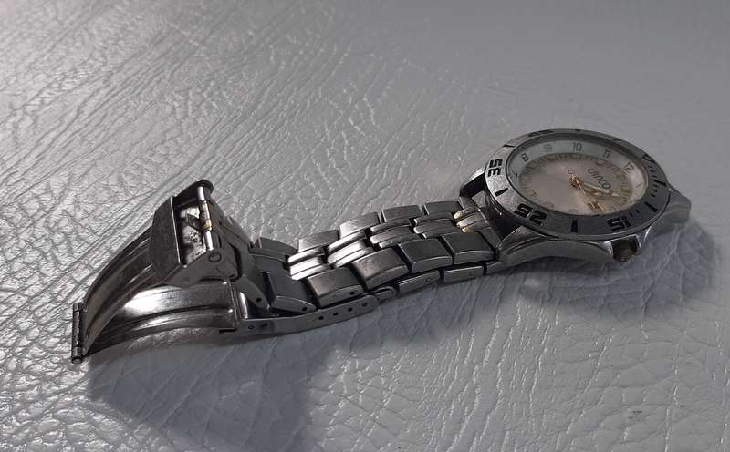 VINTAGE LANCO QUARTZ WATCH - CLASSIC DESIGN WITH METAL BAND