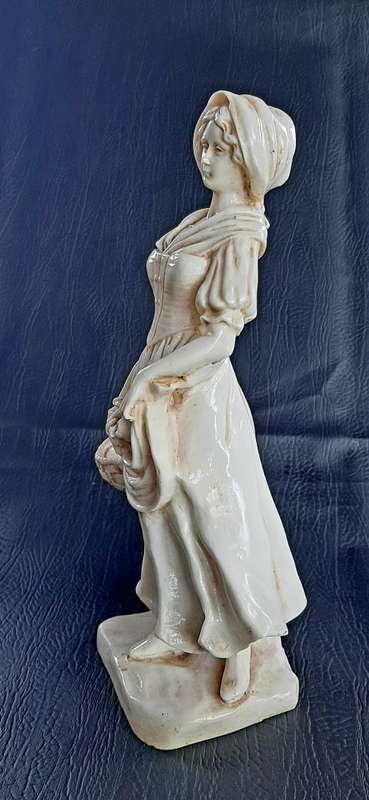 RARE COLLECTIBLE LE RON FIGURINE - 28CM TALL