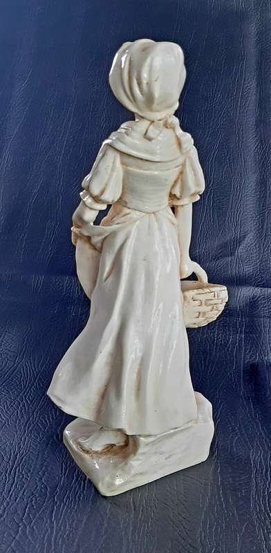 RARE COLLECTIBLE LE RON FIGURINE - 28CM TALL