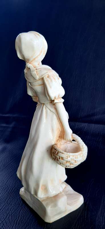RARE COLLECTIBLE LE RON FIGURINE - 28CM TALL