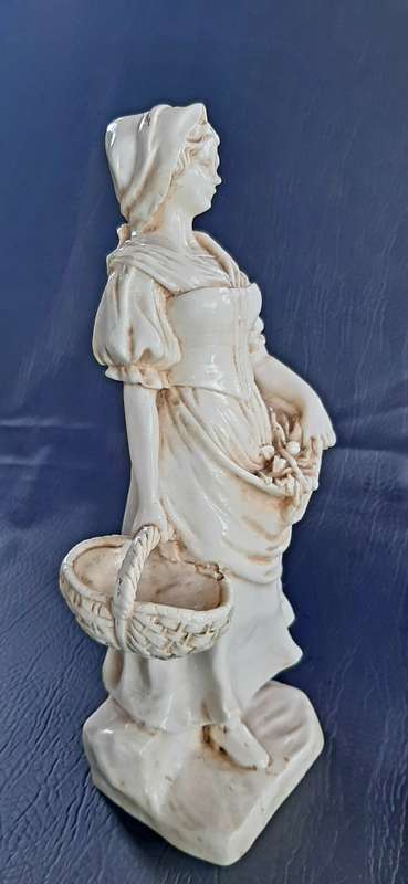 RARE COLLECTIBLE LE RON FIGURINE - 28CM TALL