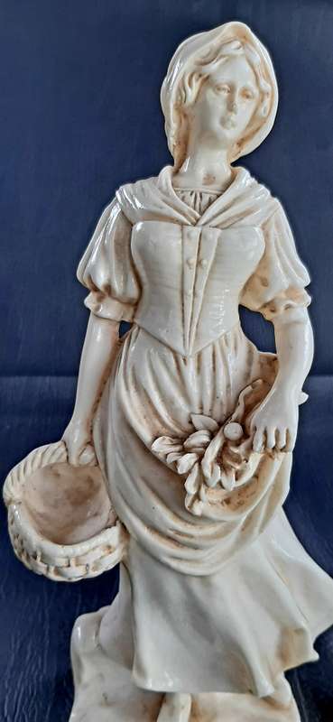 RARE COLLECTIBLE LE RON FIGURINE - 28CM TALL