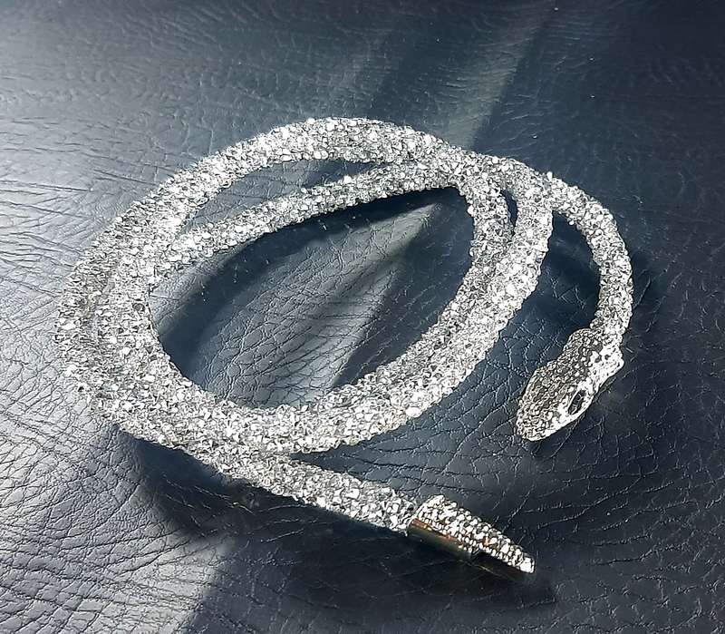 MESMERIZING SNAKE-INSPIRED COSTUME JEWELLERY - ELEGANT, FLEXIBLE & SPARKLING
