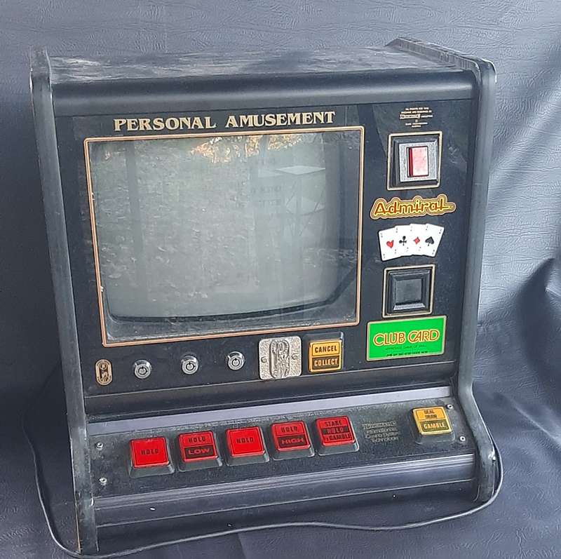 VINTAGE NOVOMATIC POKER MACHINE - A FORGOTTEN KING OF THE CARD TABLE
