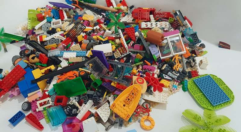 ULTIMATE LEGO COLLECTOR'S LOT - MINIFIGURES, BLOCKS & BUILDS!