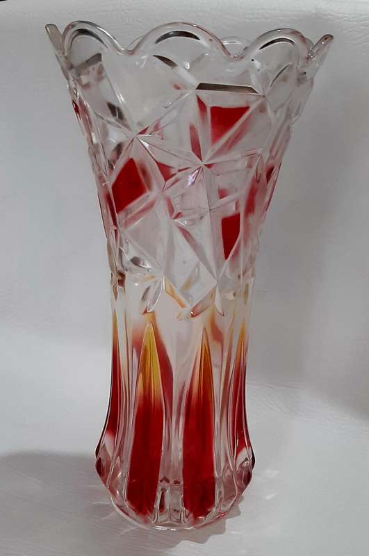 MURANO-STYLED ART GLASS VASE - STUNNING HANDCRAFTED PIECE