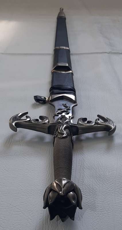 The Dragon's Claw - A Sword of Legends