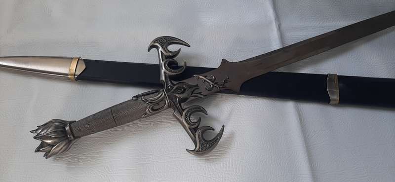 The Dragon's Claw - A Sword of Legends