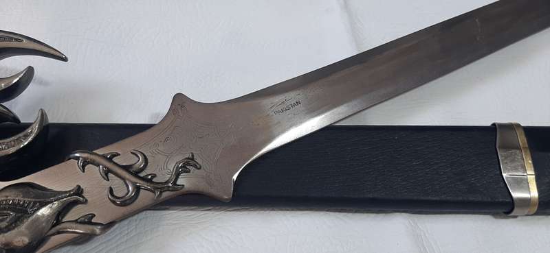 The Dragon's Claw - A Sword of Legends
