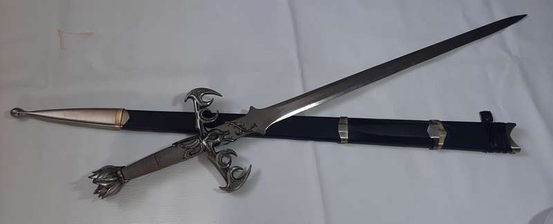 The Dragon's Claw - A Sword of Legends