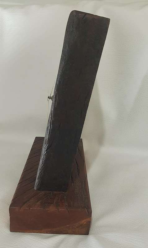 HANDCRAFTED SLEEPER WOOD QUARTZ CLOCK - RUSTIC ELEGANCE & TIMELESS CHARM