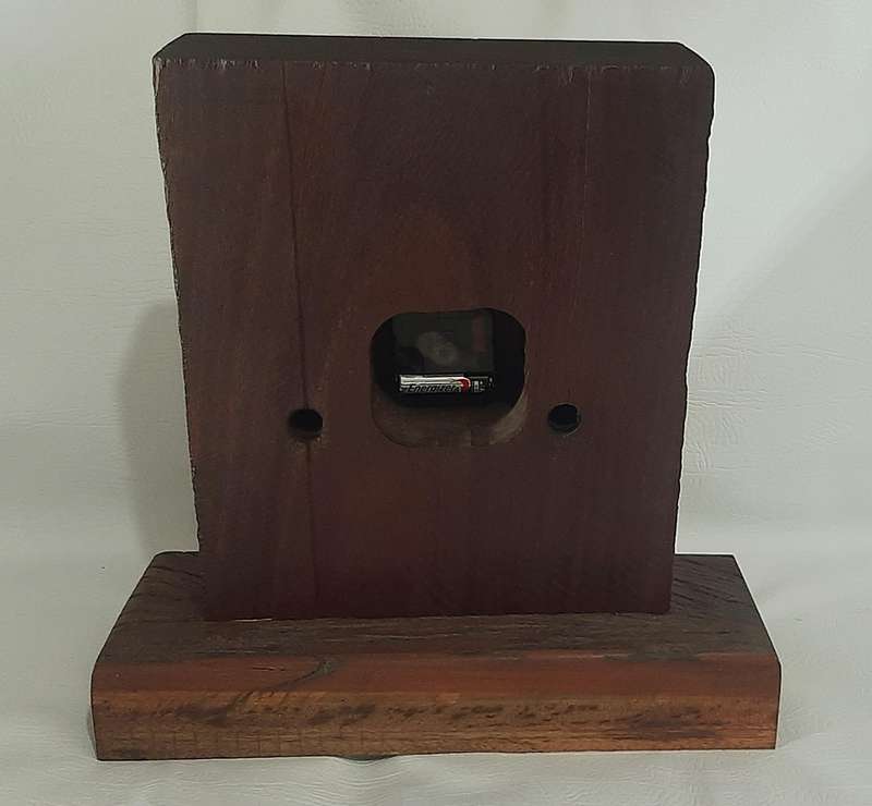 HANDCRAFTED SLEEPER WOOD QUARTZ CLOCK - RUSTIC ELEGANCE & TIMELESS CHARM