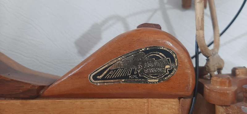 LARGE (44cm) HANDMADE WOODEN HARLEY DAVIDSON MOTORCYCLE - A STUNNING COLLECTOR'S MASTERPIECE!