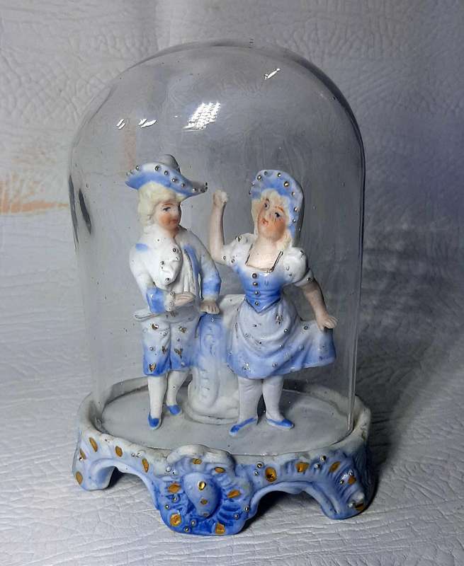 ELEGANT VICTORIAN INSPIRED PORCELAIN FIGURINE UNDER GLASS DOME