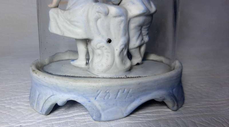 ELEGANT VICTORIAN INSPIRED PORCELAIN FIGURINE UNDER GLASS DOME