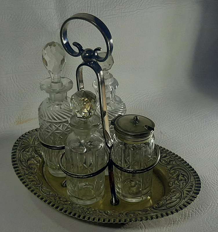 VINTAGE 1930'S THOMAS WHITE SILVER-PLATED CRUET SET - ELEGANT & FUNCTIONAL