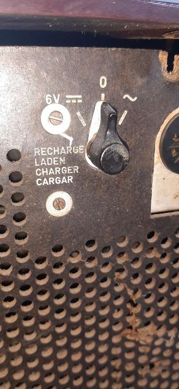 VINTAGE PHILIPS BX638A TUBE RADIO - CIRCA 1950'S