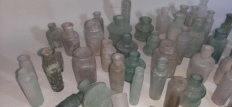 RARE & STUNNING VINTAGE BOTTLE COLLECTION - LARGE LOT