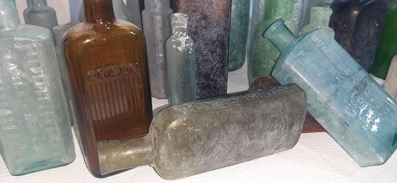 RARE LARGE LOT OF VINTAGE BOTTLES - APOTHECARY, POISON, JEYES FLUID & MORE!