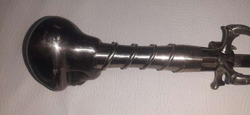ANTIQUE SKULL-HANDLED WALKING STICK WITH CONCEALED BLADE - 98CM