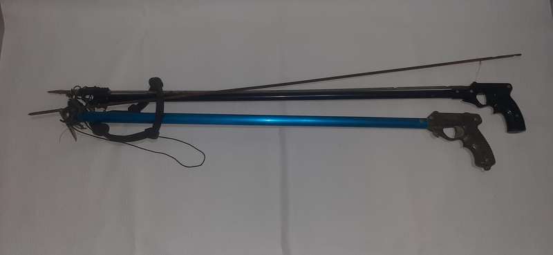 TWO VINTAGE SPEARGUNS - 100cm & 110cm - UNVERIFIED CONDITION