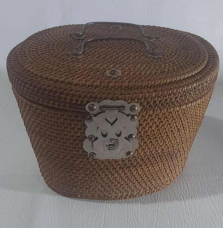 VINTAGE HAND-PAINTED CHINESE PORCELAIN TEA SET IN WOVEN BASKET - A TREASURE FROM TIME
