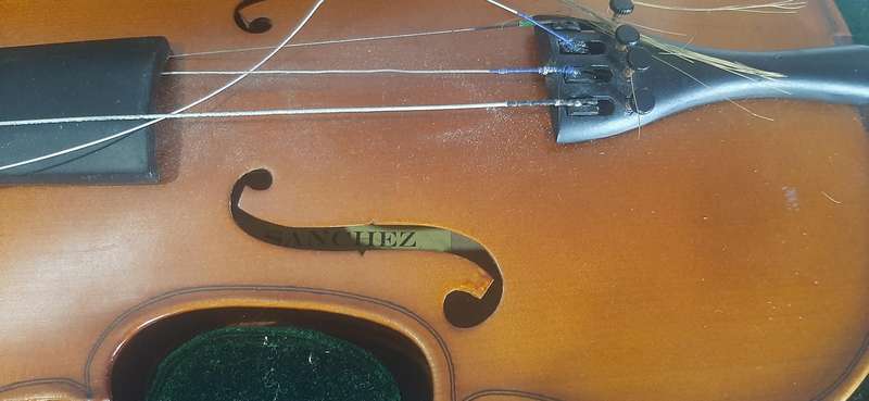 BEAUTIFUL FULL-SIZED SANCHEZ VIOLIN WITH CASE & ACCESSORIES - RARELY PLAYED!