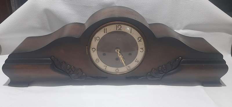 VINTAGE CYRANO MANTEL CLOCK - ORIGINAL WINDING KEY INCLUDED!!!