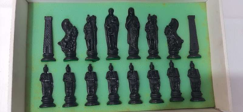 RARE ROMAN EMPIRE-THEMED CHESS SET - STUNNING DETAIL & LARGE SIZE (PIECES ONLY, NO BOARD)