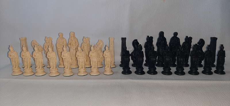 RARE ROMAN EMPIRE-THEMED CHESS SET - STUNNING DETAIL & LARGE SIZE (PIECES ONLY, NO BOARD)