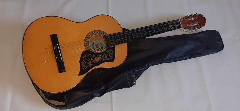 VINTAGE LARK CLASSICAL GUITAR - 1980'S SHANGHAI MODEL WITH ORIGINAL CASE