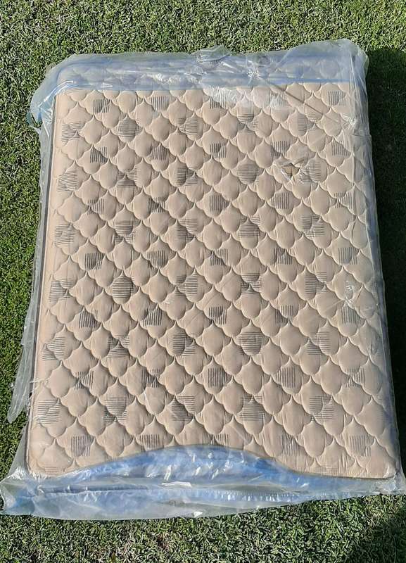 SLEEPMASTER DOUBLE BED MATTRESS - STILL IN ORIGINAL PLASTIC! (NO BASE)