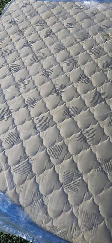 SLEEPMASTER DOUBLE BED MATTRESS - STILL IN ORIGINAL PLASTIC! (NO BASE)
