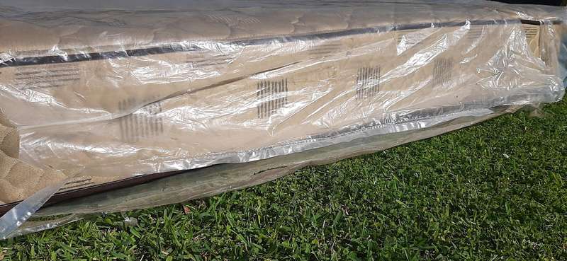 SLEEPMASTER DOUBLE BED MATTRESS - STILL IN ORIGINAL PLASTIC! (NO BASE)