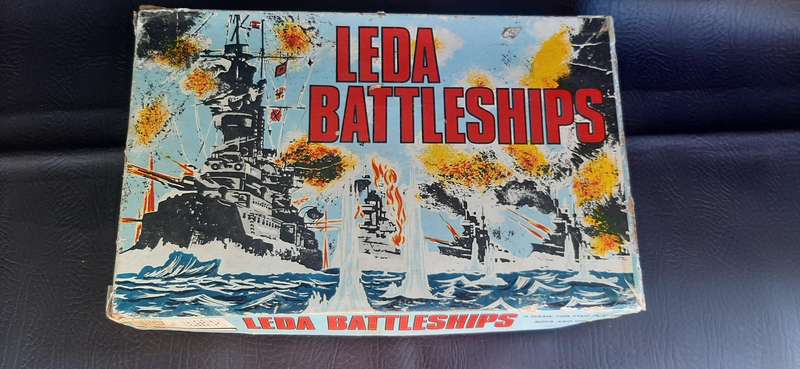 RARE VINTAGE LEDA BATTLESHIPS BOARD GAME (1950's - 60's) - COMPLETE SET WITH ORIGINAL PIECES & BOX!