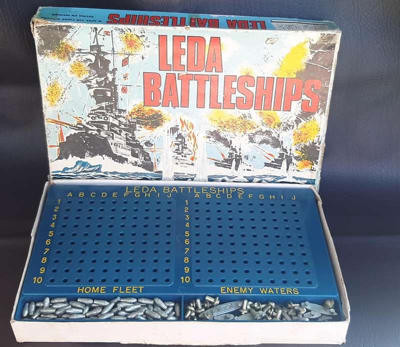 RARE VINTAGE LEDA BATTLESHIPS BOARD GAME (1950's - 60's) - COMPLETE SET WITH ORIGINAL PIECES & BOX!