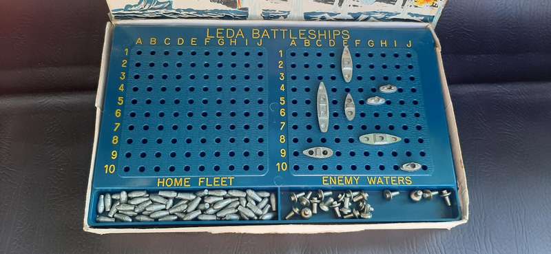 RARE VINTAGE LEDA BATTLESHIPS BOARD GAME (1950's - 60's) - COMPLETE SET WITH ORIGINAL PIECES & BOX!