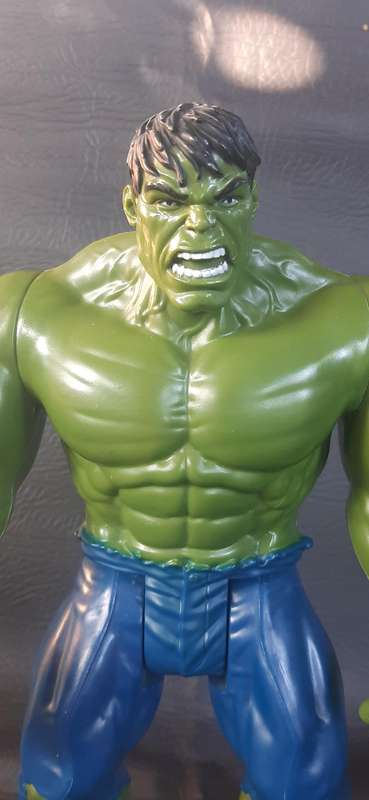 MARVEL HULK ACTION FIGURE  POSEABLE POWER FROM HASBRO SA