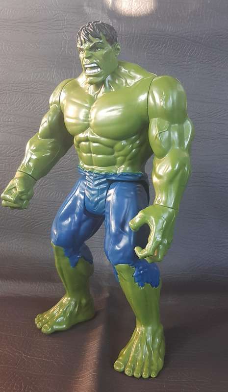 MARVEL HULK ACTION FIGURE  POSEABLE POWER FROM HASBRO SA