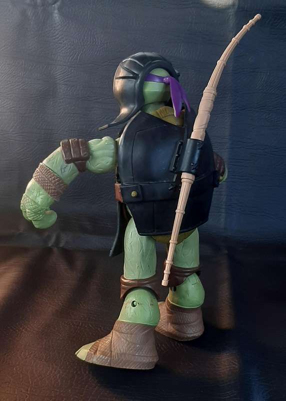 DONATELLO TMNT ACTION FIGURE  TECH-SAVVY HERO WITH FULLY POSEABLE POWER