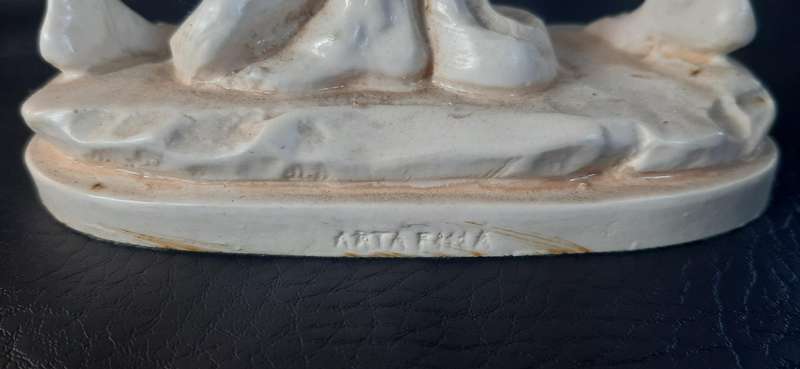 LOVERS EMBRACE  ROMANTIC HARD RESIN SCULPTURE WITH POETIC GRACE