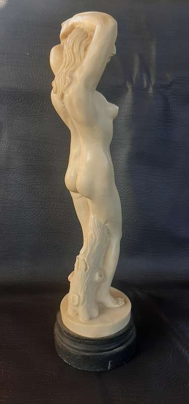 ELEGANT LADY WITH JUG  CLASSICAL IVORINE SCULPTURE IN EXCELLENT CONDITION