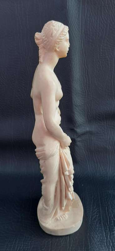 SERENITY AT THE URN - GRACEFUL FEMALE FIGURE IN MARBLE-LOOK RESIN (23CM)