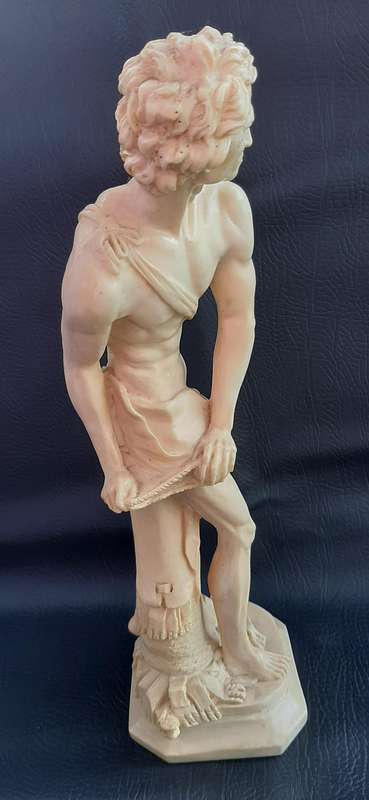 DAVID ASCENDING  YOUNG HERO SCULPTURE IN MARBLE-LOOK RESIN (38CM)
