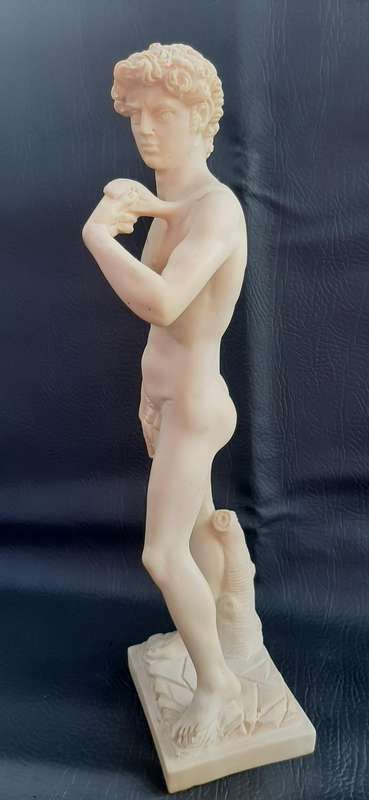 MICHELANGELOS DAVID"  UNVEILED TRIBUTE IN MARBLE-LOOK RESIN (40CM)