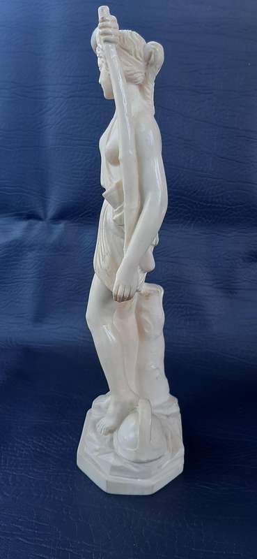 STATELY IN SILENCE  A. SANTINI ITALIAN STATUE (25 CM)